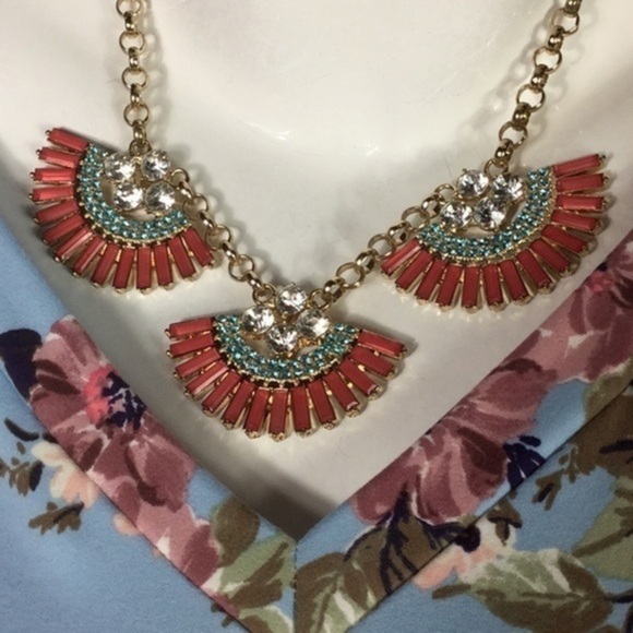 Fan shape boho statement necklace - Picture 2 of 4